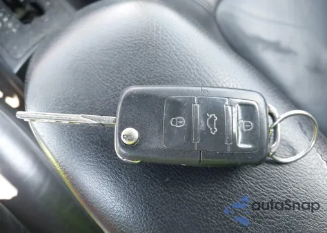 2007 Volkswagen New Beetle 2.5 из США, поврежденный, VIN 3VWSF31Y97M410944